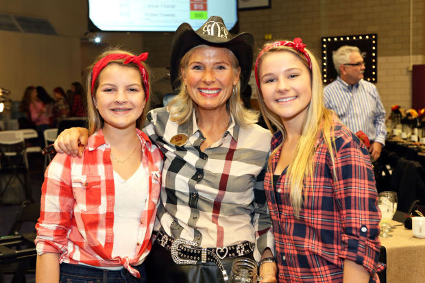 Villa Duchesne and Oak Hill School Bonne Chance Auction